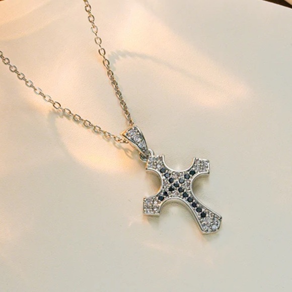 Cross  Titanium Steel 18K Gold Plated Necklace  BLACK DIAMOND SILVER - Picture 1 of 1